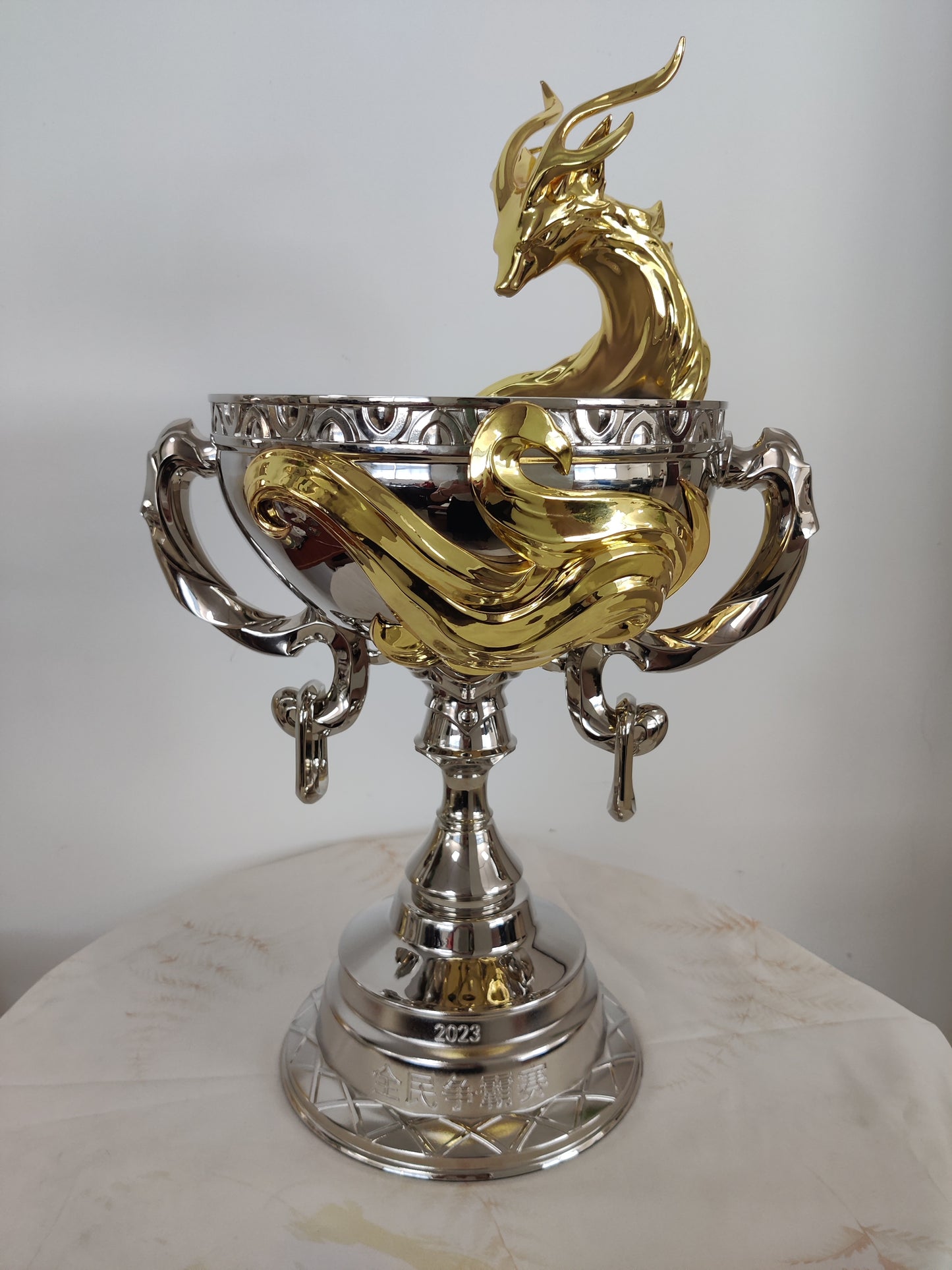 Tournament trophies, championship trophies, trophy factories, trophy manufacturers, trophy wholesalers, trophy makers, custom trophies, trophy factory direct sales.