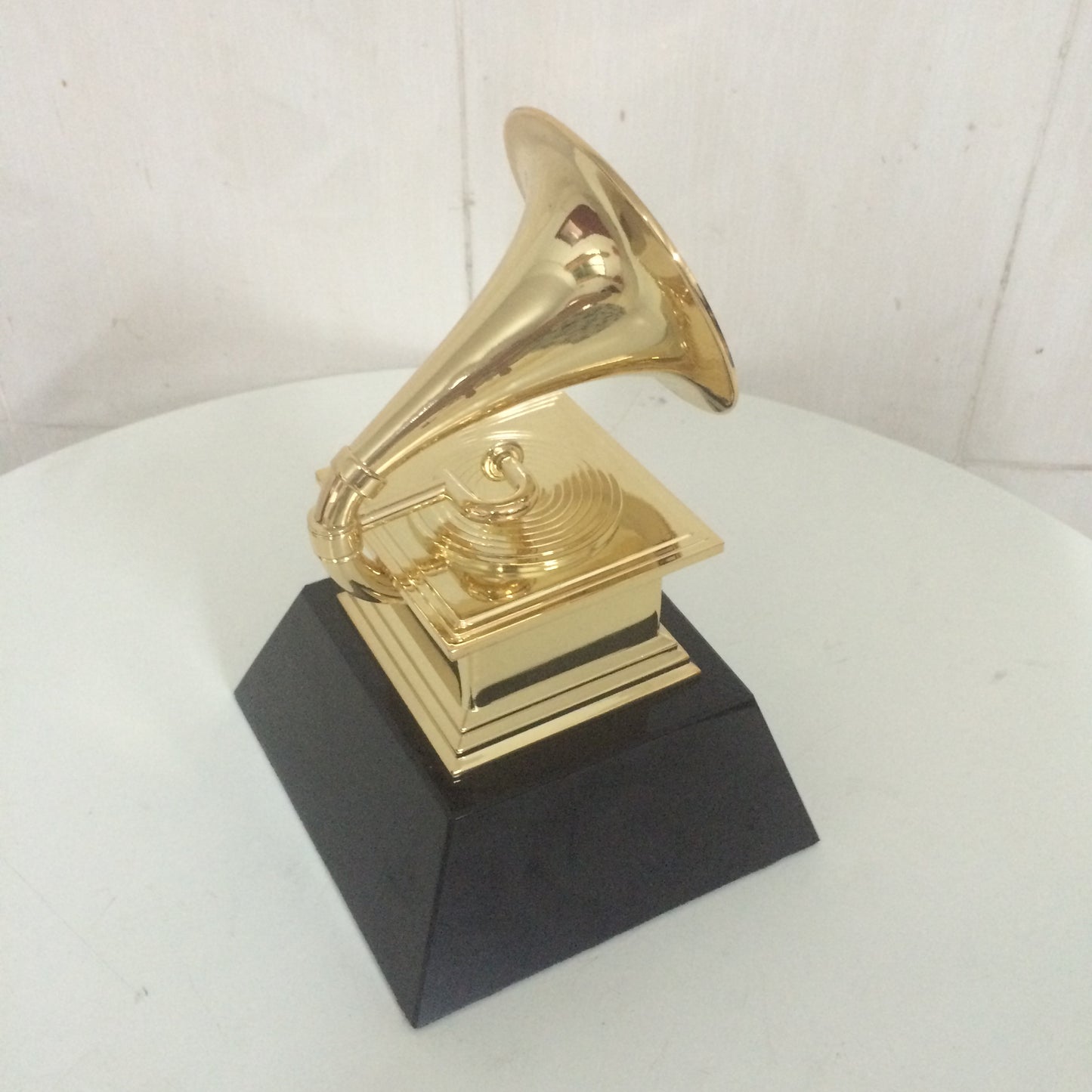 Grammy Awards Trophy Factory, Trophy Manufacturer, Trophy Producer, Trophy Wholesale, Custom Metal Trophy, Annual Ceremony Trophy, Annual Meeting Trophy