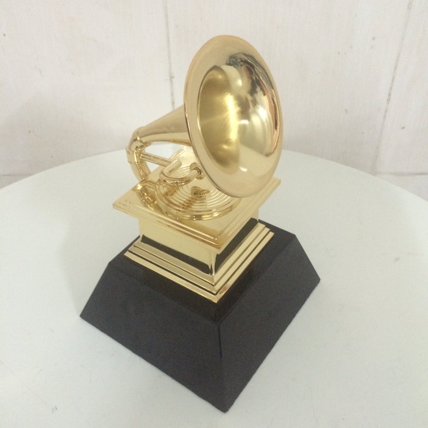 Grammy Awards Trophy Factory, Trophy Manufacturer, Trophy Producer, Trophy Wholesale, Custom Metal Trophy, Annual Ceremony Trophy, Annual Meeting Trophy