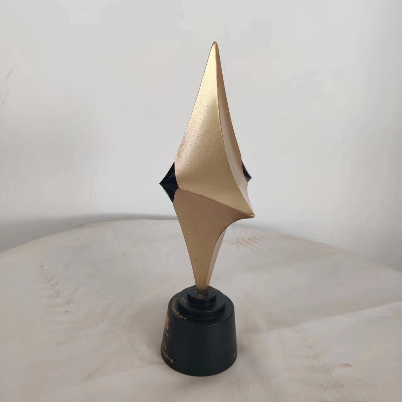Trophy factory, trophy manufacturer, trophies, trophy customization, trophy ordering, custom metal trophies, trophy maker, alloy trophies, metal trophies, high-end trophies, movie trophies, uniquely shaped trophies