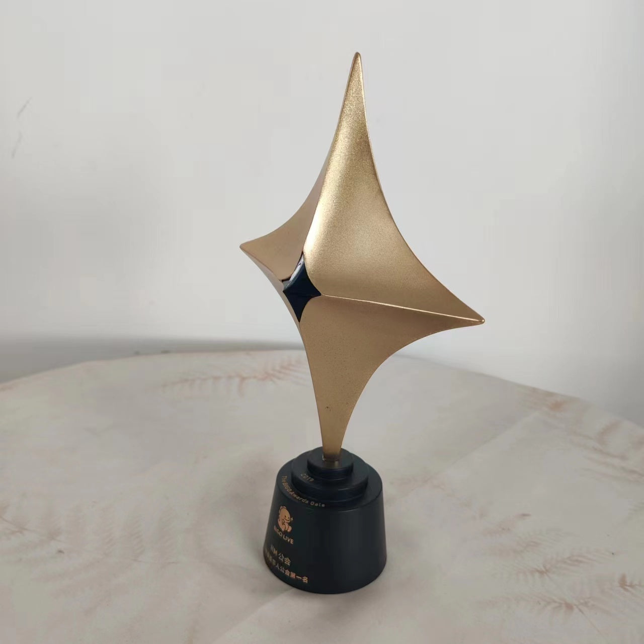 Trophy factory, trophy manufacturer, trophies, trophy customization, trophy ordering, custom metal trophies, trophy maker, alloy trophies, metal trophies, high-end trophies, movie trophies, uniquely shaped trophies
