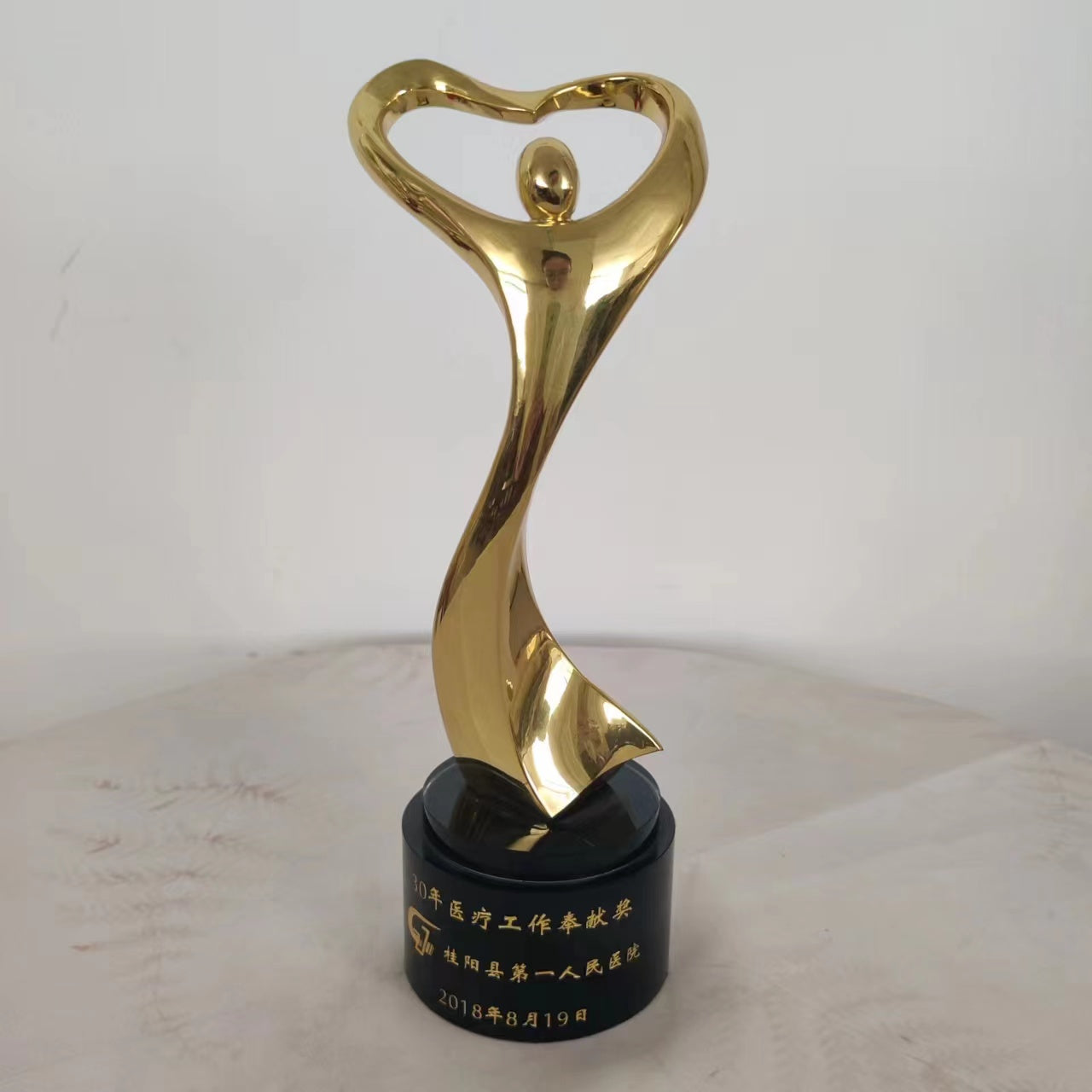 Trophy factory, trophy manufacturer, trophies, trophy customization, trophy ordering, custom metal trophies, trophy maker, alloy trophies, metal trophies, high-end trophies, electroplated trophies