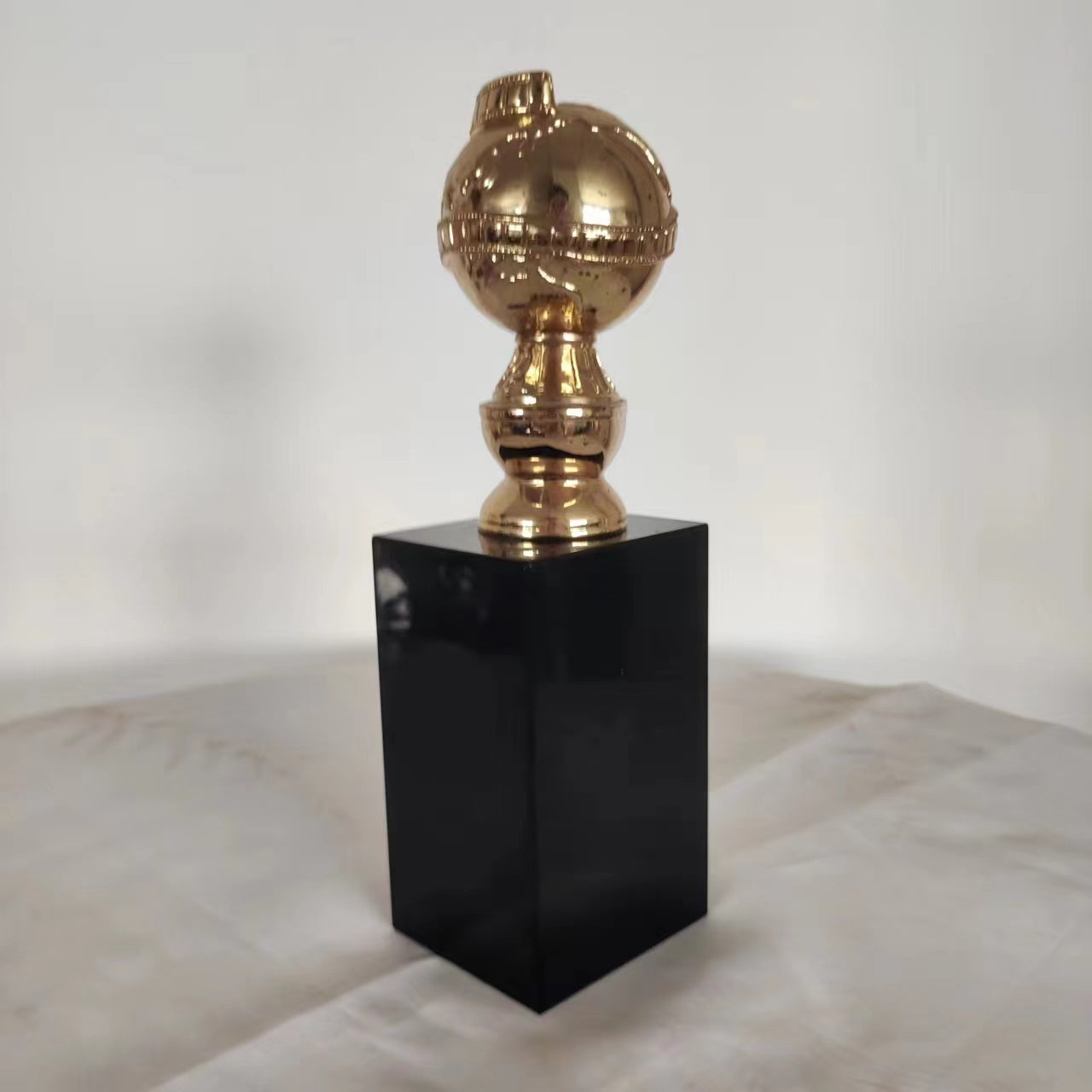 Golden Globe Award, International Sports Trophy, World Cup Trophy Factory, Trophy Manufacturer, Trophy Producer, Trophy Wholesale, Custom Metal Trophy, Trophy, Trophy Customization, Trophy Ordering, Annual Ceremony Trophy, Annual Meeting Trophy