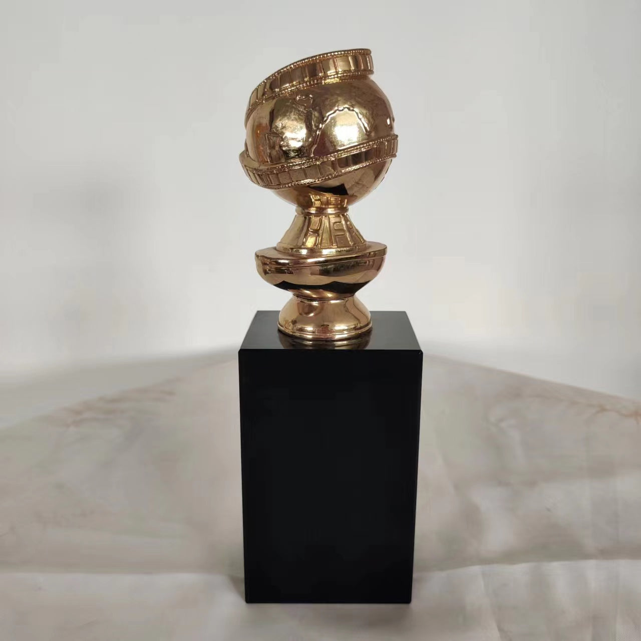 Golden Globe Award, International Sports Trophy, World Cup Trophy Factory, Trophy Manufacturer, Trophy Producer, Trophy Wholesale, Custom Metal Trophy, Trophy, Trophy Customization, Trophy Ordering, Annual Ceremony Trophy, Annual Meeting Trophy