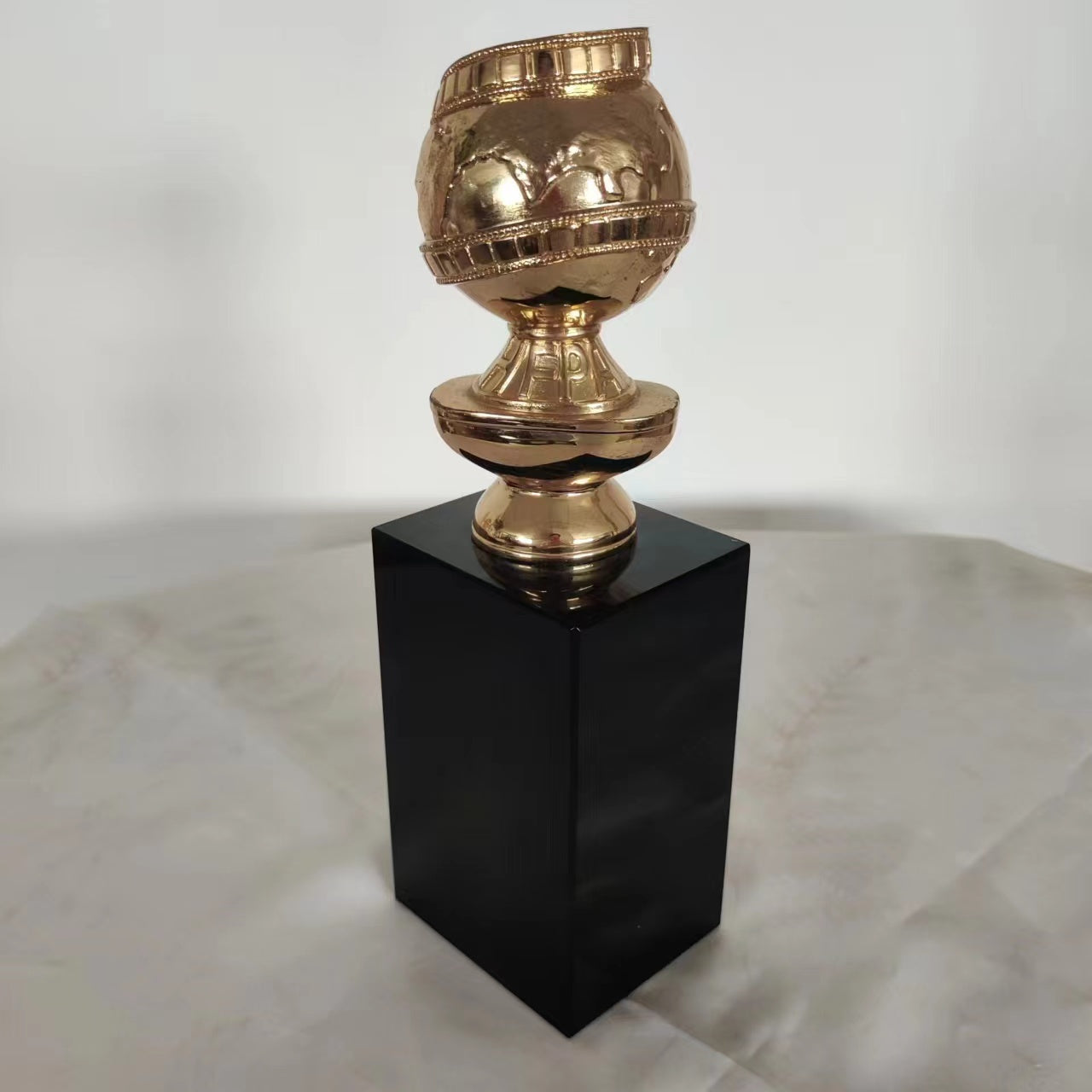 Golden Globe Award, International Sports Trophy, World Cup Trophy Factory, Trophy Manufacturer, Trophy Producer, Trophy Wholesale, Custom Metal Trophy, Trophy, Trophy Customization, Trophy Ordering, Annual Ceremony Trophy, Annual Meeting Trophy