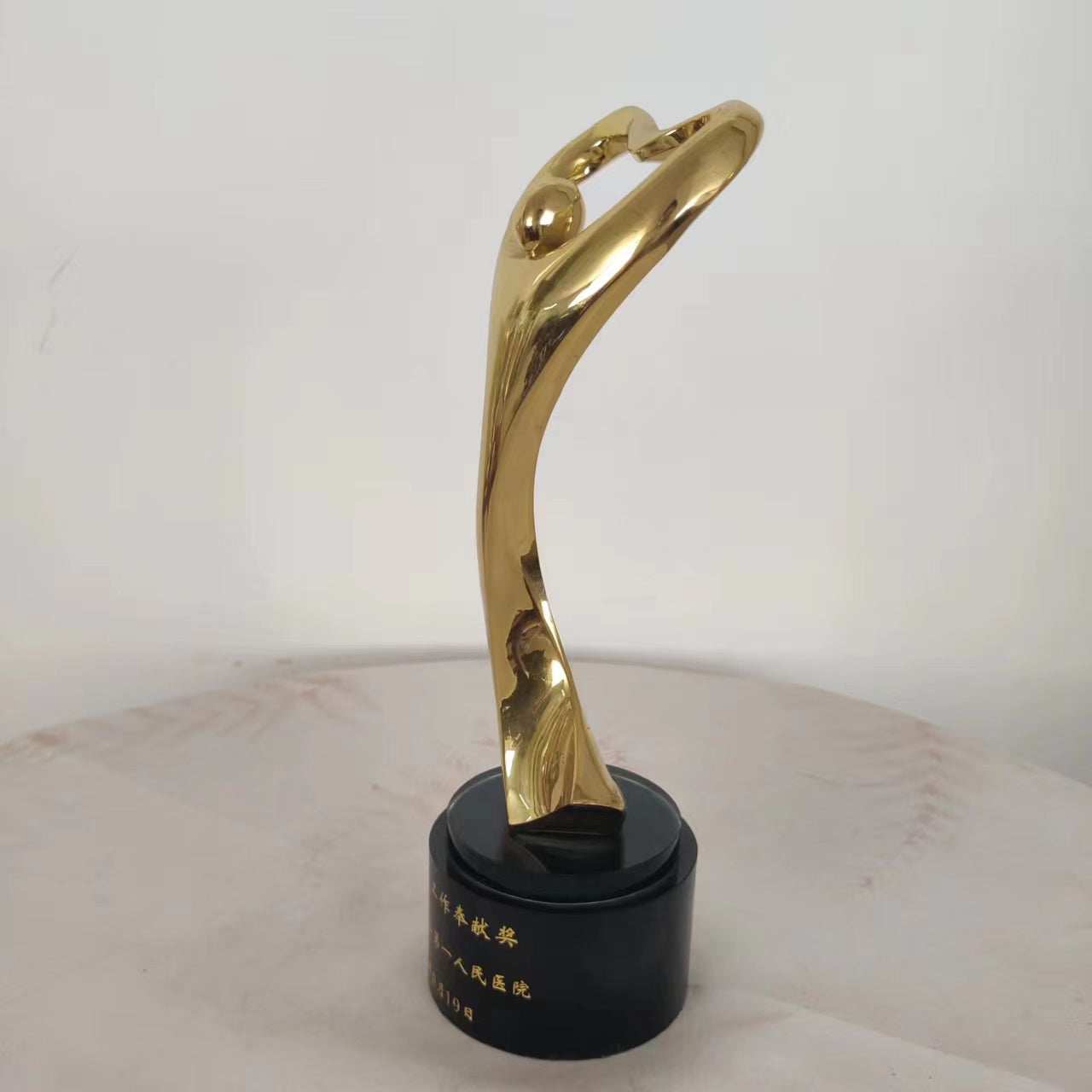Trophy factory, trophy manufacturer, trophies, trophy customization, trophy ordering, custom metal trophies, trophy maker, alloy trophies, metal trophies, high-end trophies, electroplated trophies