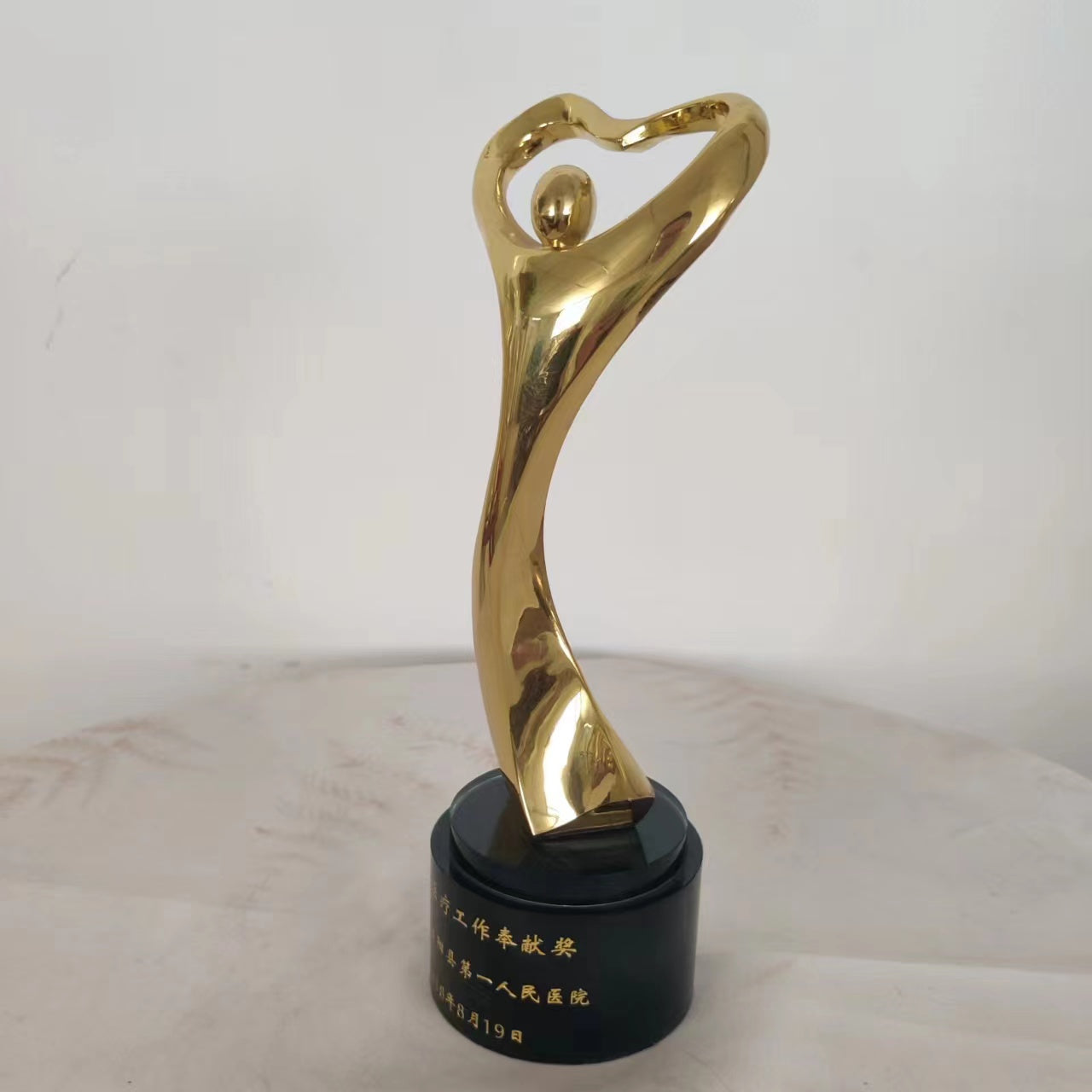 Trophy factory, trophy manufacturer, trophies, trophy customization, trophy ordering, custom metal trophies, trophy maker, alloy trophies, metal trophies, high-end trophies, electroplated trophies