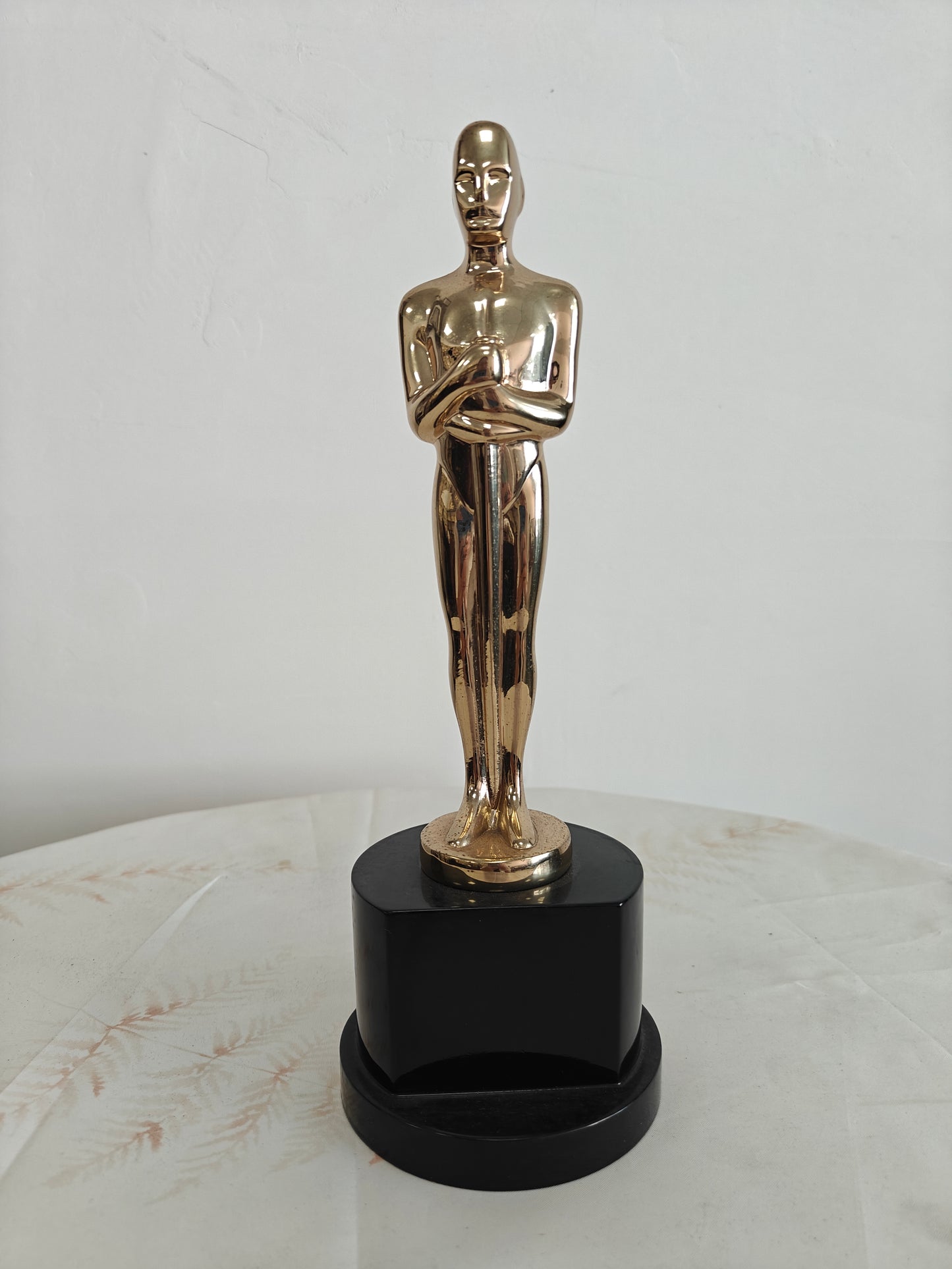 Trophy processing factory, trophy manufacturer, trophies, trophy customization, trophy ordering, custom metal trophies, trophy maker, zinc alloy trophies, electroplated trophies, abstract trophies, Oscar trophies