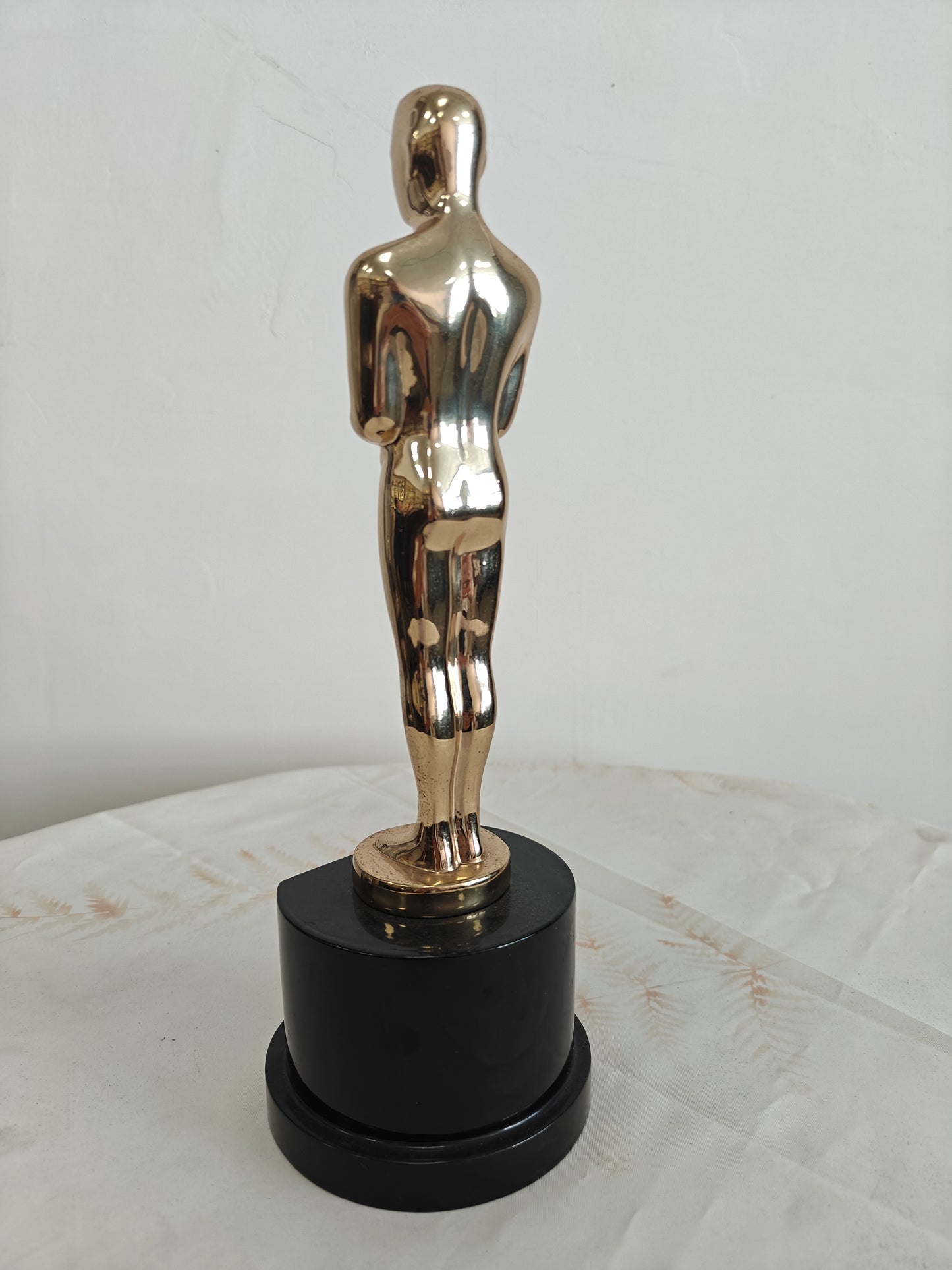 Trophy processing factory, trophy manufacturer, trophies, trophy customization, trophy ordering, custom metal trophies, trophy maker, zinc alloy trophies, electroplated trophies, abstract trophies, Oscar trophies