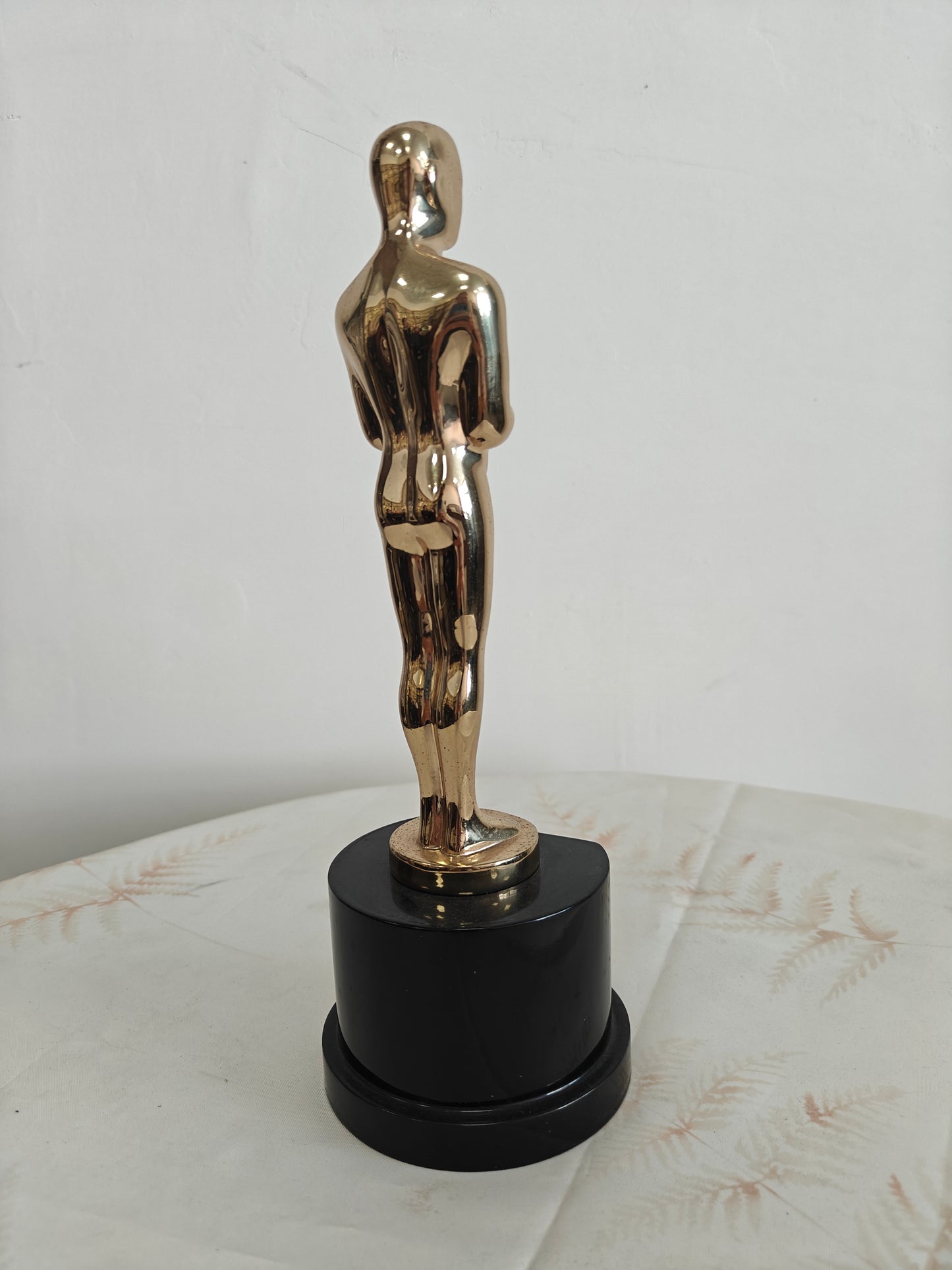 Trophy processing factory, trophy manufacturer, trophies, trophy customization, trophy ordering, custom metal trophies, trophy maker, zinc alloy trophies, electroplated trophies, abstract trophies, Oscar trophies