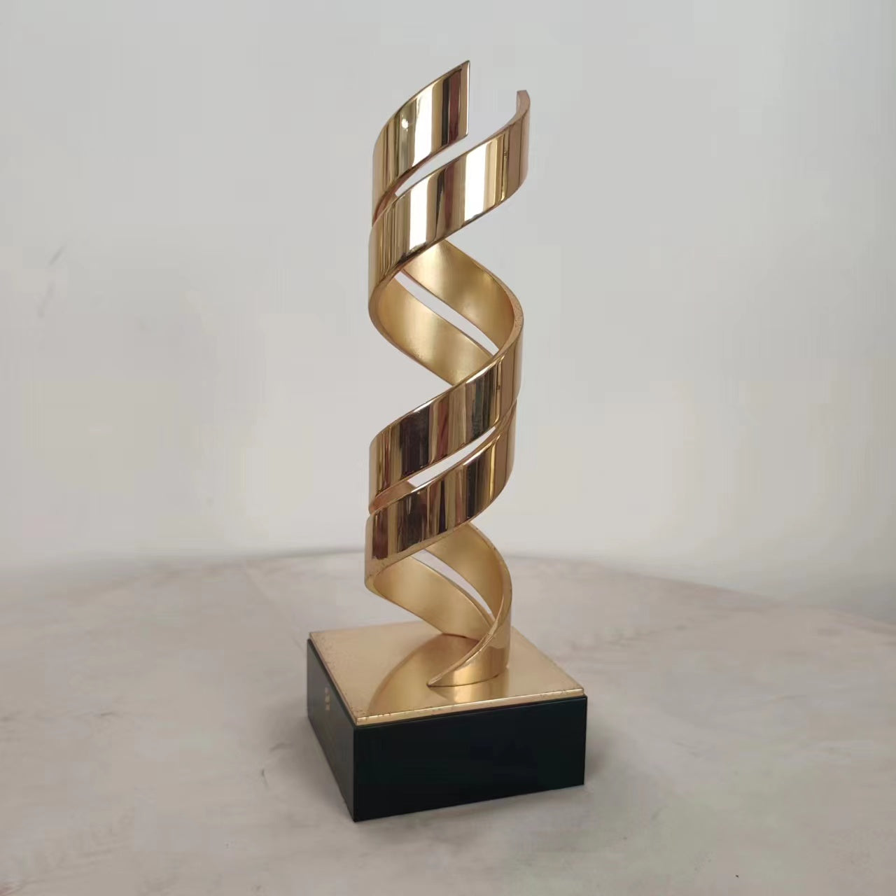 Trophy factory, trophy manufacturer, trophies, trophy customization, trophy ordering, custom metal trophies, trophy makers, alloy trophies, abstract trophies, high-end trophies
