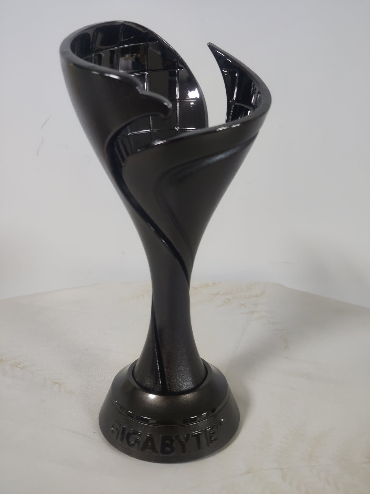 FMVP Trophy, Gaming Trophy, Esports Tournament Trophy, Trophy Factory, Trophy Manufacturer, Trophy Producer, Trophy Wholesale Manufacturer, High-End Trophy, Metal Trophy, Custom Trophy, Trophy Design