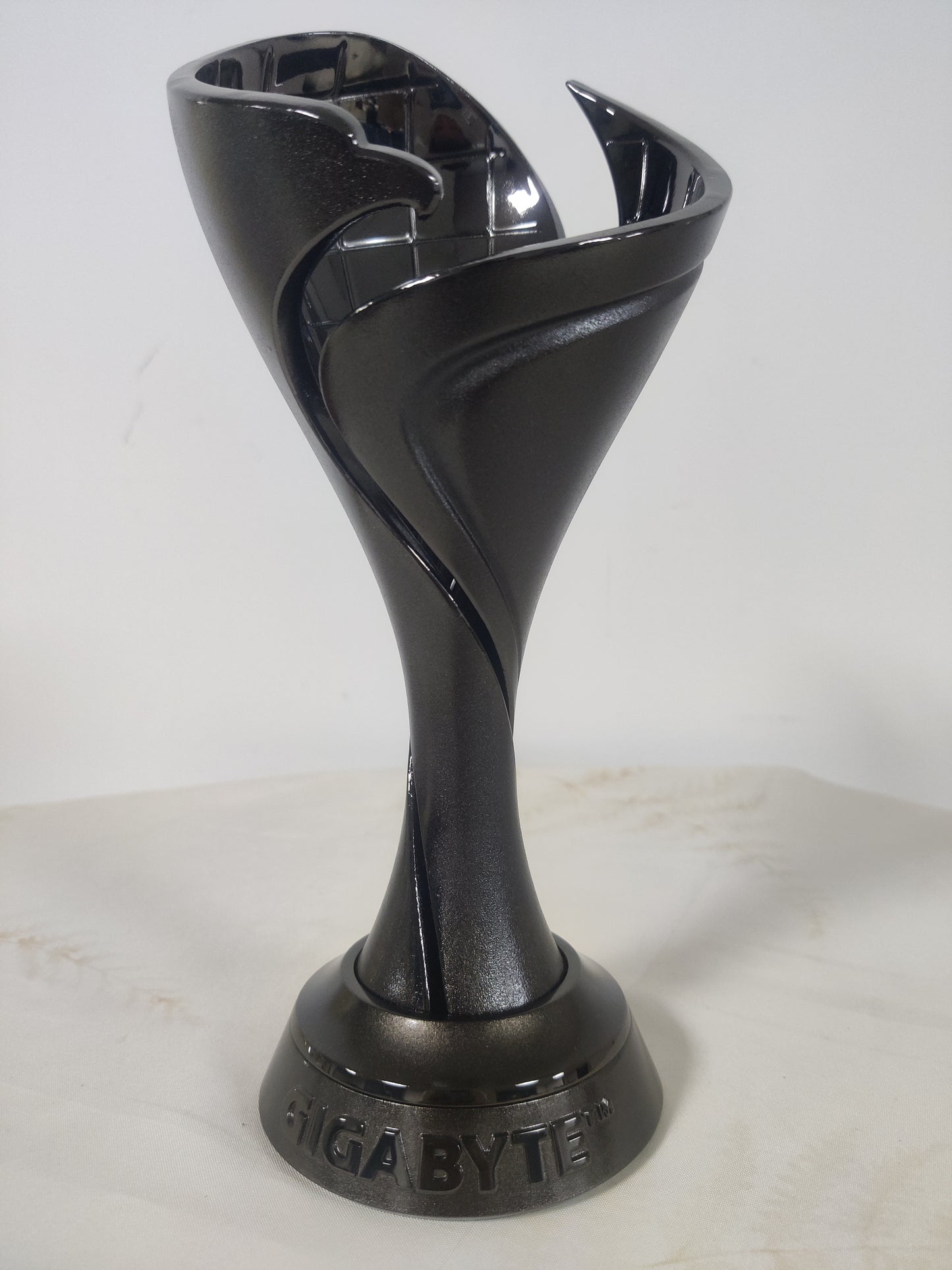 FMVP Trophy, Gaming Trophy, Esports Tournament Trophy, Trophy Factory, Trophy Manufacturer, Trophy Producer, Trophy Wholesale Manufacturer, High-End Trophy, Metal Trophy, Custom Trophy, Trophy Design