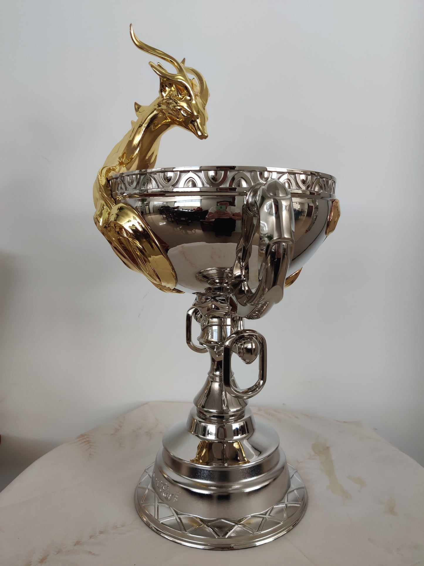 Tournament trophies, championship trophies, trophy factories, trophy manufacturers, trophy wholesalers, trophy makers, custom trophies, trophy factory direct sales.