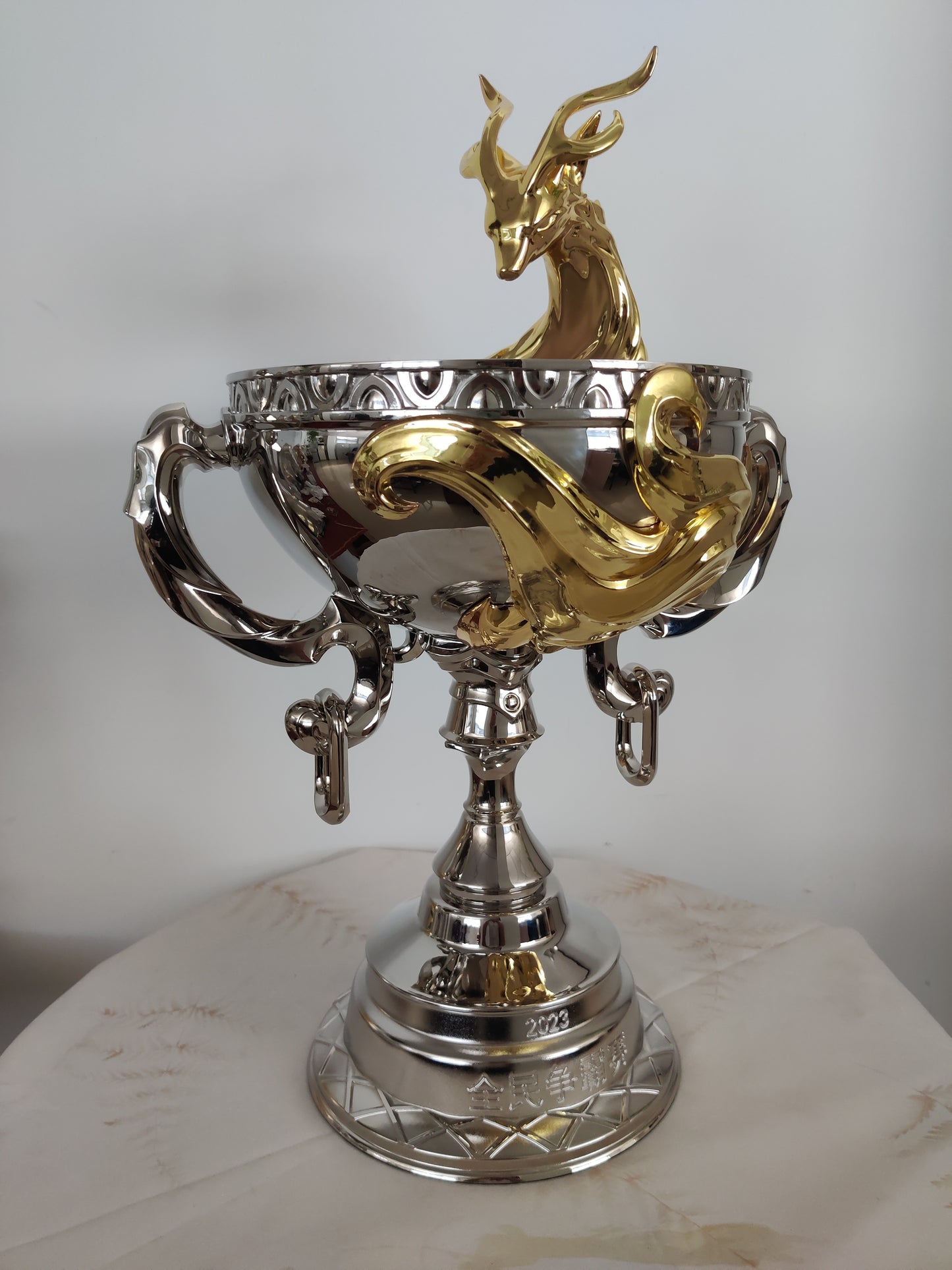 Tournament trophies, championship trophies, trophy factories, trophy manufacturers, trophy wholesalers, trophy makers, custom trophies, trophy factory direct sales.