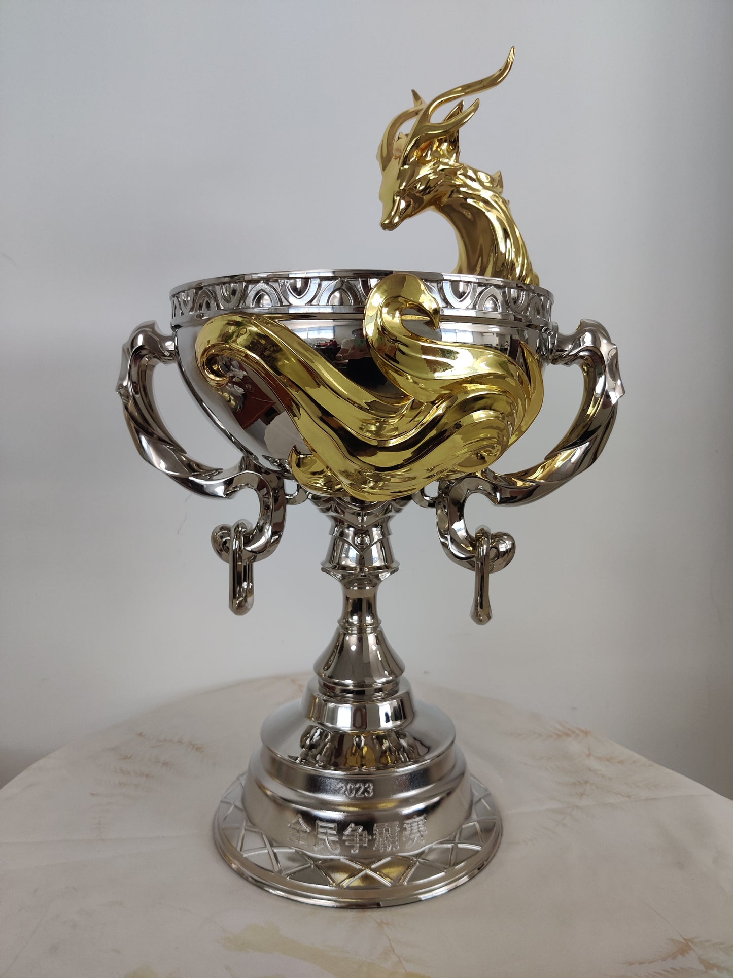 Tournament trophies, championship trophies, trophy factories, trophy manufacturers, trophy wholesalers, trophy makers, custom trophies, trophy factory direct sales.