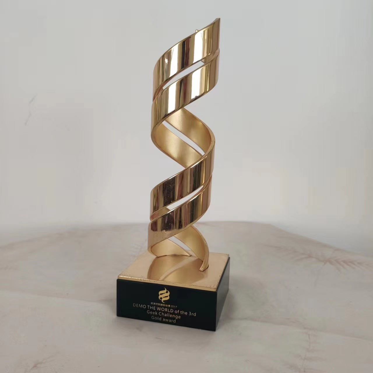Trophy factory, trophy manufacturer, trophies, trophy customization, trophy ordering, custom metal trophies, trophy makers, alloy trophies, abstract trophies, high-end trophies