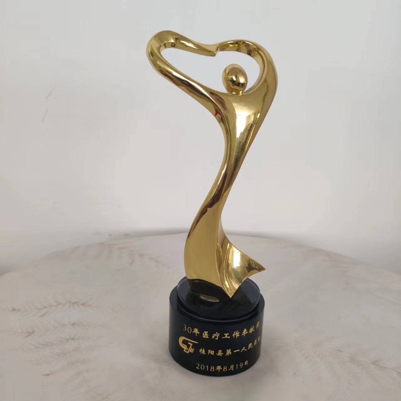Trophy factory, trophy manufacturer, trophies, trophy customization, trophy ordering, custom metal trophies, trophy maker, alloy trophies, metal trophies, high-end trophies, electroplated trophies